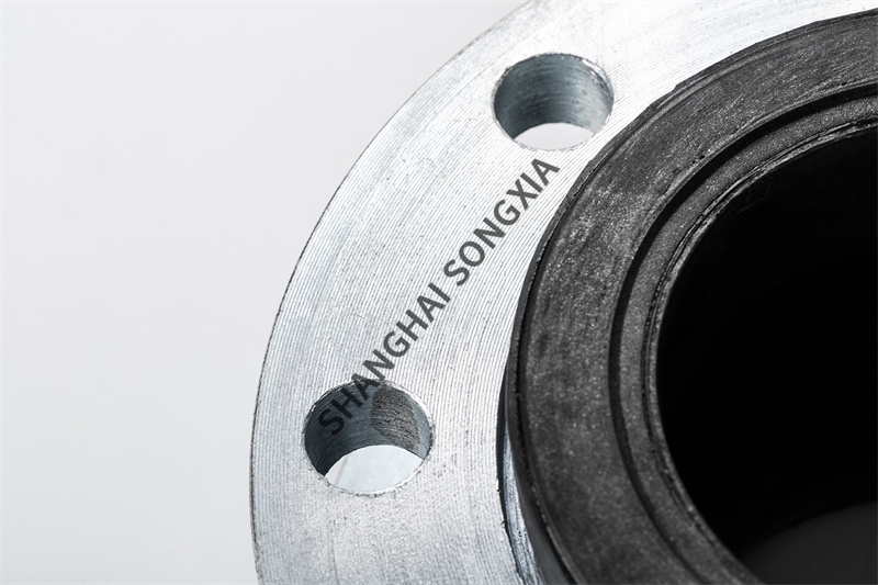 DN100生活給水系統(tǒng)橡膠接頭的作用是什么？